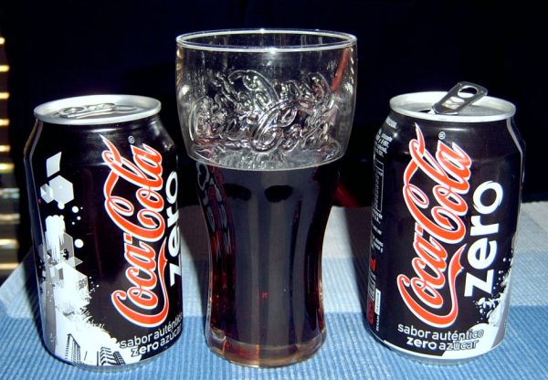 boire du Coca Cola Zero